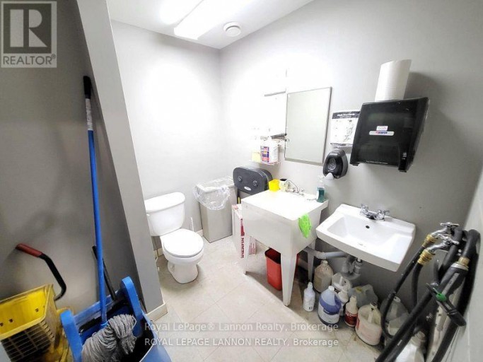 UNIT B - 800 NORAH CRESCENT E, Thunder Bay (Inner-City Industrial), Ontario, P7C4T8