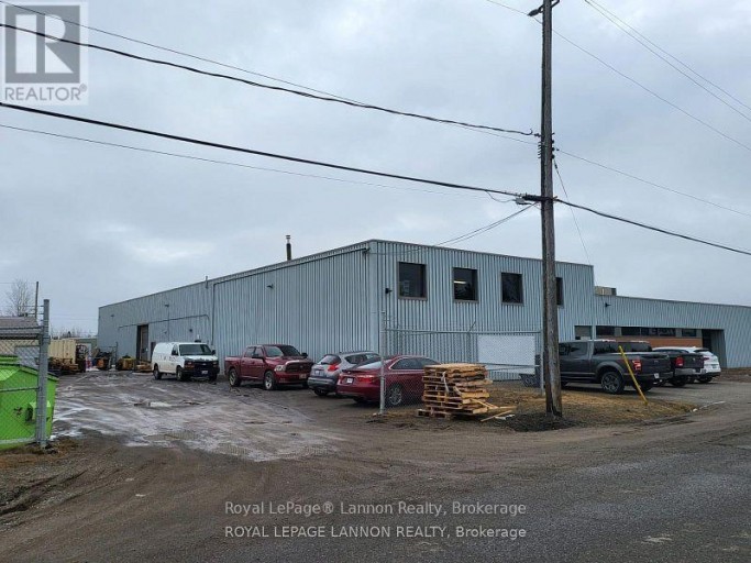 UNIT B - 800 NORAH CRESCENT E, Thunder Bay (Inner-City Industrial), Ontario, P7C4T8