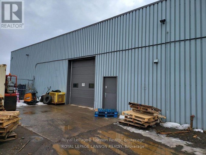 UNIT B - 800 NORAH CRESCENT E, Thunder Bay (Inner-City Industrial), Ontario, P7C4T8