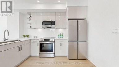1 - 70 GREEN GARDENS BOULEVARD Toronto (Englemount-Lawrence) Ontario photo 10