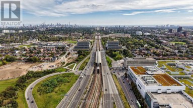 1 - 70 GREEN GARDENS BOULEVARD Toronto (Englemount-Lawrence) Ontario photo 49