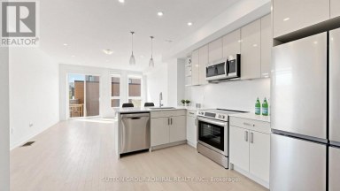 1 - 70 GREEN GARDENS BOULEVARD Toronto (Englemount-Lawrence) Ontario photo 8