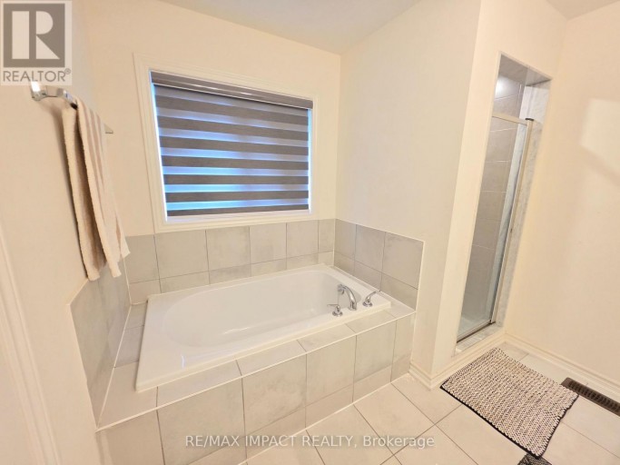 1318 APOLLO STREET, Oshawa (Eastdale), Ontario, L1K3E6