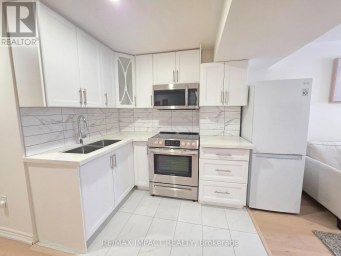 1318 APOLLO STREET Oshawa (Eastdale) Ontario photo 31