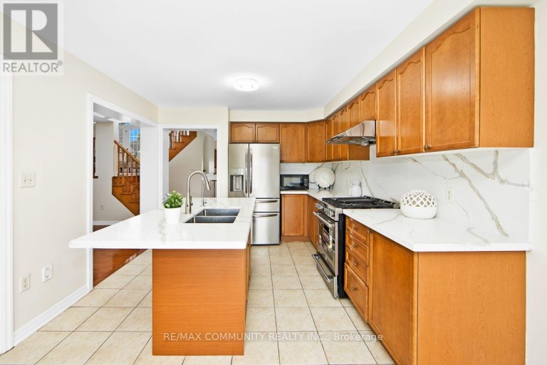 58 CLAMERTEN ROAD, Whitchurch-Stouffville (Stouffville), Ontario, L4A0E8