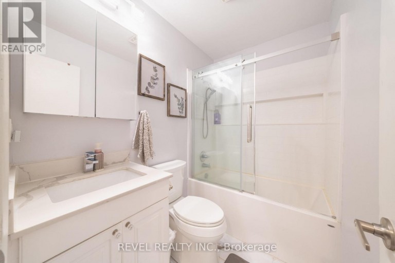 A3 - 63 FERRIS LANE, Barrie (Cundles East), Ontario, L4M5C4
