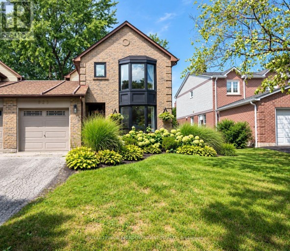 823 LAURIER AVENUE, Milton (TM Timberlea), Ontario, L9T4H4