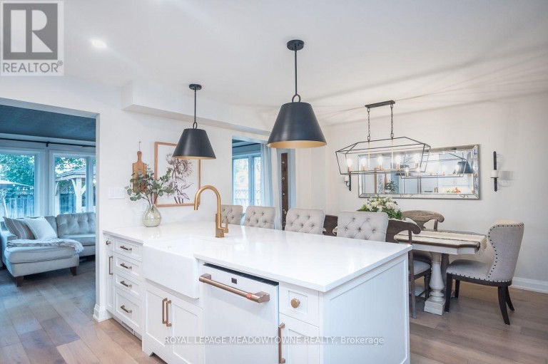 823 LAURIER AVENUE, Milton (TM Timberlea), Ontario, L9T4H4