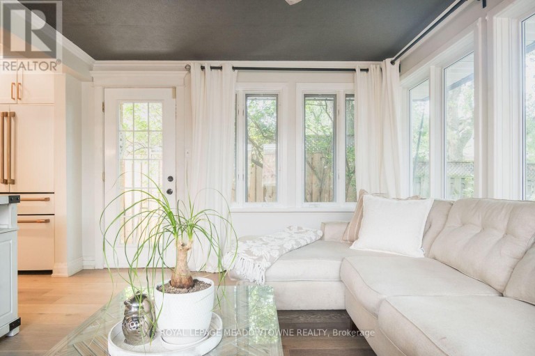 823 LAURIER AVENUE, Milton (TM Timberlea), Ontario, L9T4H4