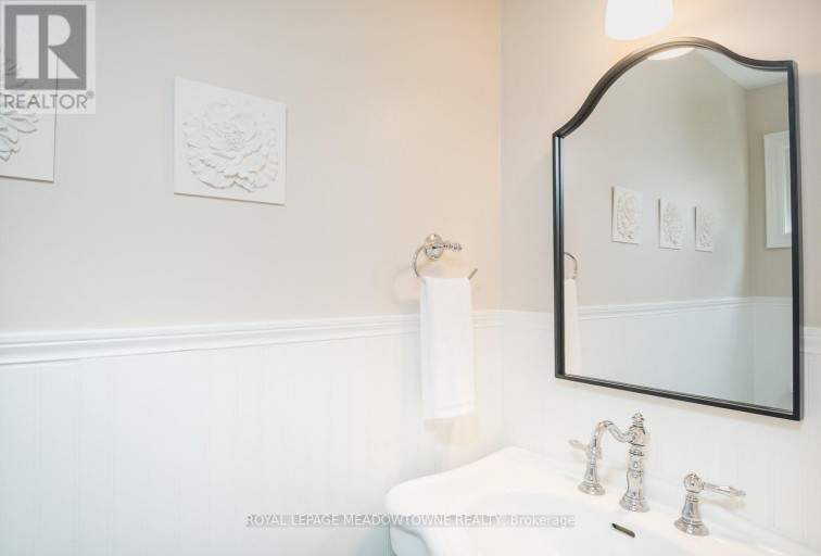 823 LAURIER AVENUE, Milton (TM Timberlea), Ontario, L9T4H4