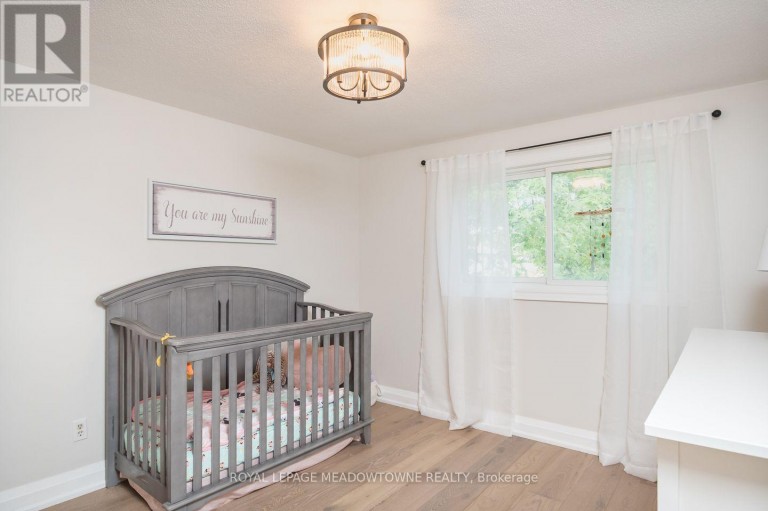 823 LAURIER AVENUE, Milton (TM Timberlea), Ontario, L9T4H4