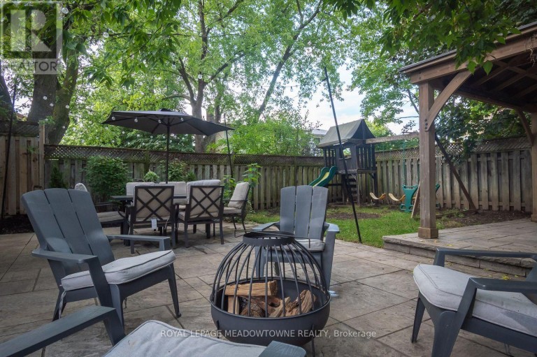 823 LAURIER AVENUE, Milton (TM Timberlea), Ontario, L9T4H4