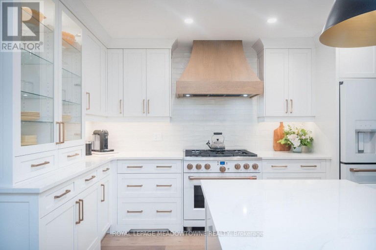 823 LAURIER AVENUE, Milton (TM Timberlea), Ontario, L9T4H4