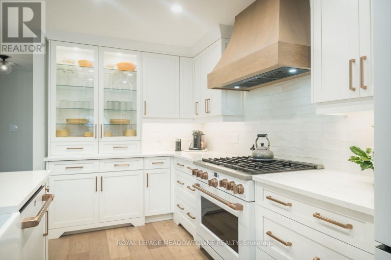 823 LAURIER AVENUE, Milton (TM Timberlea), Ontario, L9T4H4