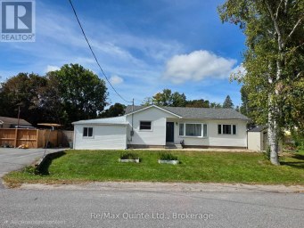 11 SECOND STREET Prince Edward County (Picton Ward) Ontario photo 1