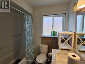 11 SECOND STREET Prince Edward County (Picton Ward) Ontario photo 11