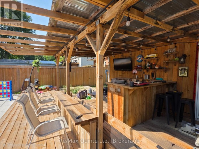 11 SECOND STREET, Prince Edward County (Picton Ward), Ontario, K0K2T0