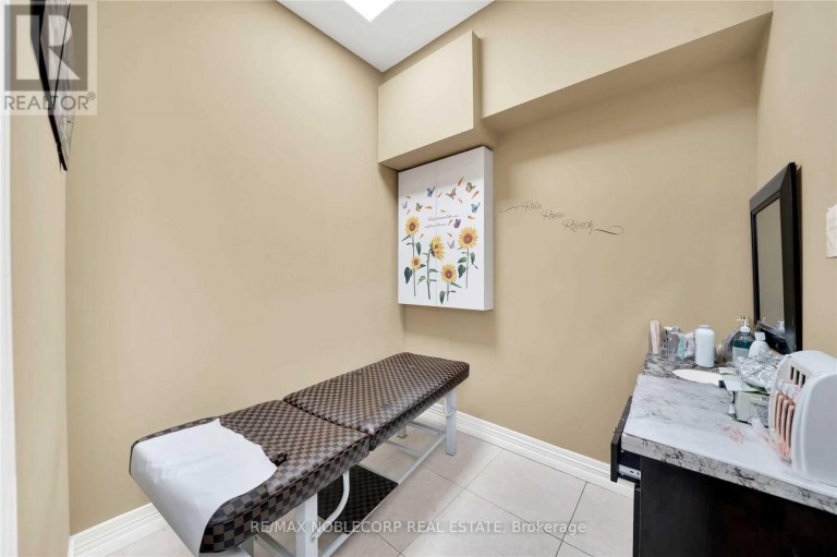 5&6 - 10501 WESTON ROAD, Vaughan (Vellore Village), Ontario, L4H4G8