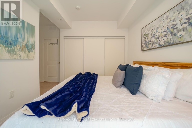 D902 - 5289 HIGHWAY 7, Vaughan (Vaughan Grove), Ontario, L4L0J1