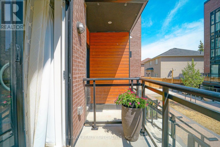 D902 - 5289 HIGHWAY 7, Vaughan (Vaughan Grove), Ontario, L4L0J1