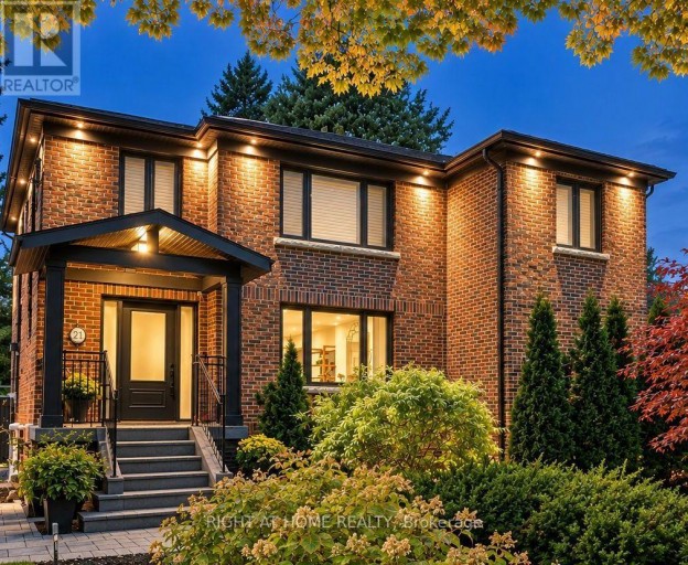 21 AUSTIN TERRACE, Toronto (Casa Loma), Ontario, M5R1Y2