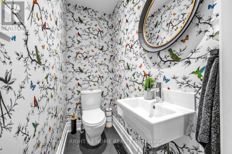 21 AUSTIN TERRACE, Toronto (Casa Loma), Ontario, M5R1Y2