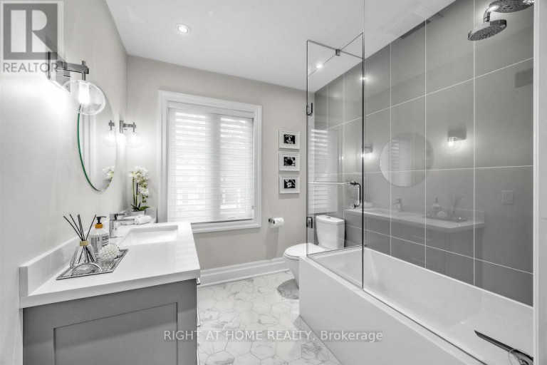21 AUSTIN TERRACE, Toronto (Casa Loma), Ontario, M5R1Y2