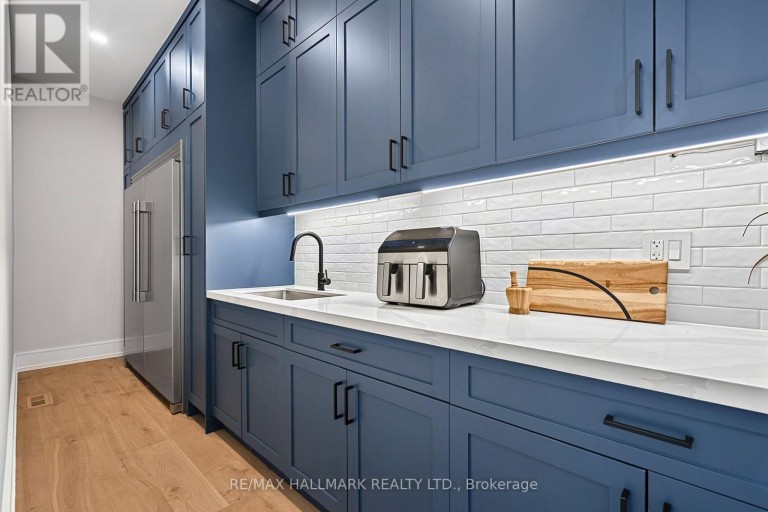 31 BRADGATE ROAD, Toronto (Banbury-Don Mills), Ontario, M3B1J6