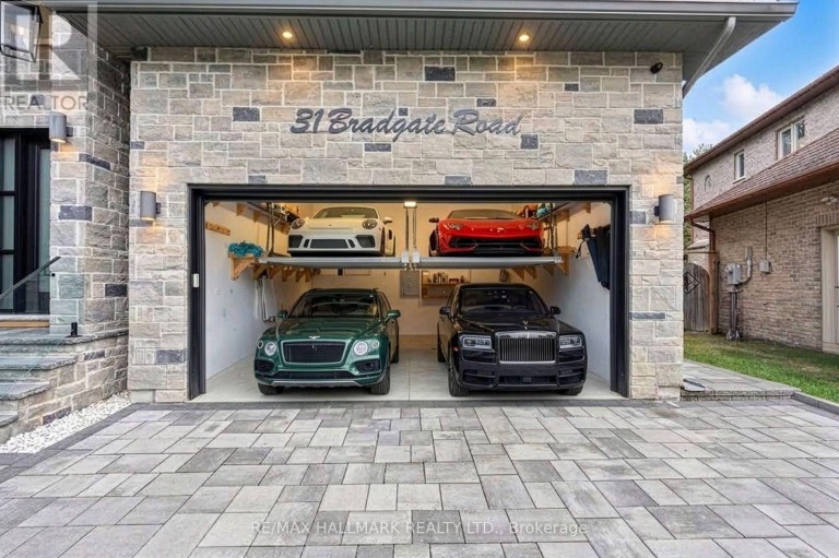 31 BRADGATE ROAD, Toronto (Banbury-Don Mills), Ontario, M3B1J6