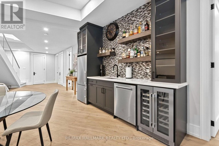31 BRADGATE ROAD, Toronto (Banbury-Don Mills), Ontario, M3B1J6