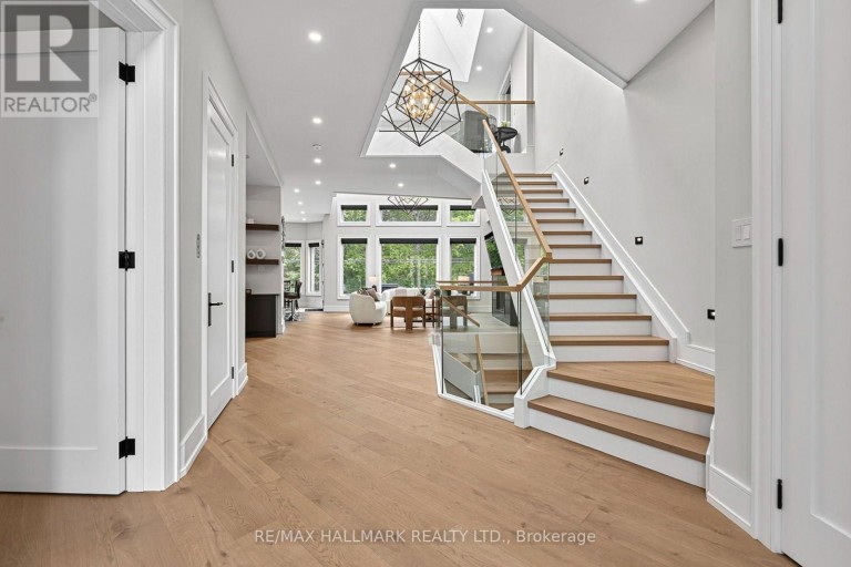 31 BRADGATE ROAD, Toronto (Banbury-Don Mills), Ontario, M3B1J6