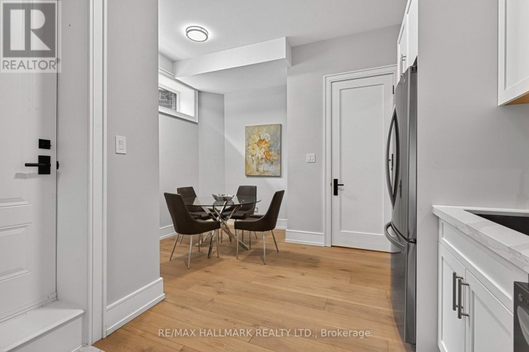 31 BRADGATE ROAD, Toronto (Banbury-Don Mills), Ontario, M3B1J6