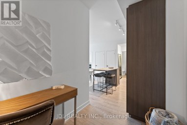 519 - 215 LAKESHORE ROAD W Mississauga (Port Credit) Ontario photo 25
