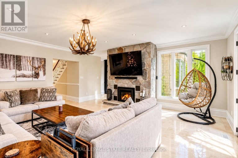 18 ELDER CRESCENT, Hamilton (Ancaster), Ontario, L0R1R0