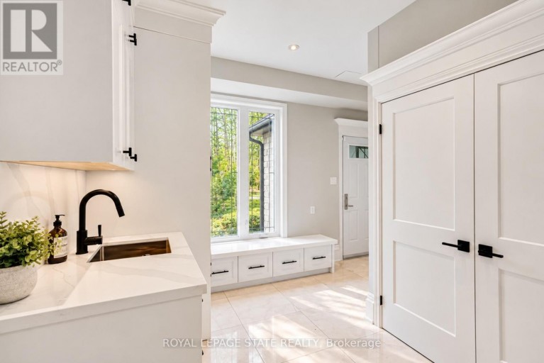 18 ELDER CRESCENT, Hamilton (Ancaster), Ontario, L0R1R0