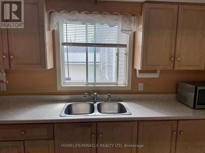 40 ST CHARLES STREET, Belleville (Belleville Ward), Ontario, K8P2V8