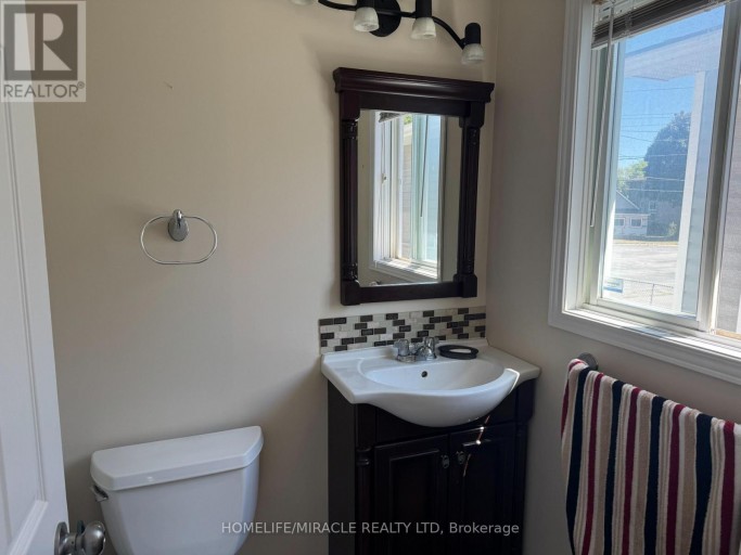 40 ST CHARLES STREET, Belleville (Belleville Ward), Ontario, K8P2V8