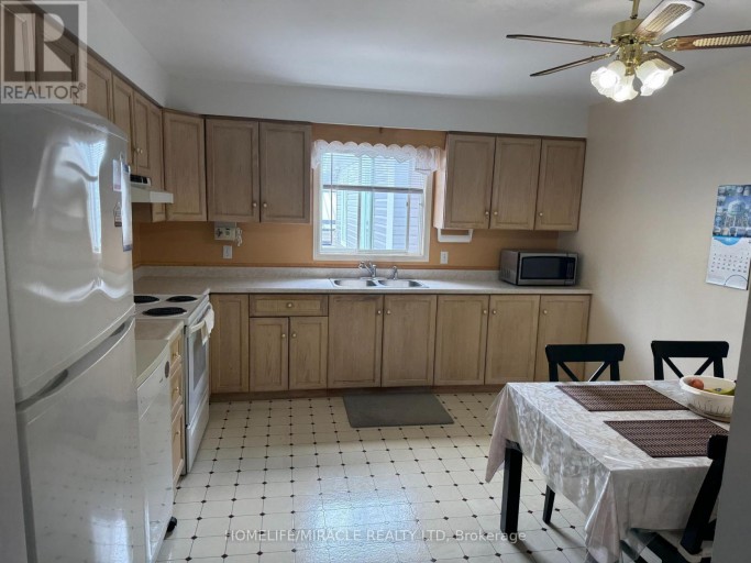 40 ST CHARLES STREET, Belleville (Belleville Ward), Ontario, K8P2V8