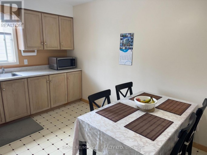 40 ST CHARLES STREET, Belleville (Belleville Ward), Ontario, K8P2V8
