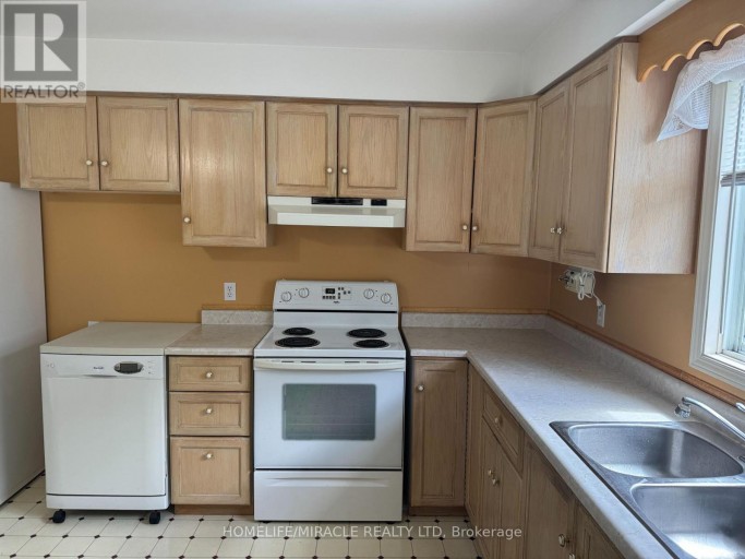40 ST CHARLES STREET, Belleville (Belleville Ward), Ontario, K8P2V8