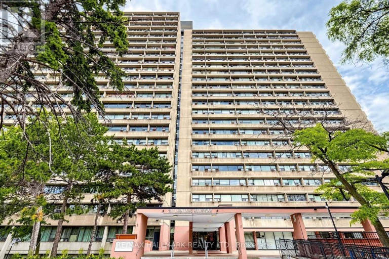 1512 - 100 LEEWARD GLENWAY, Toronto (Flemingdon Park), Ontario, M3C2Z1