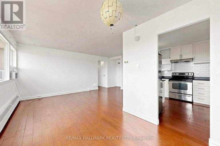 1512 - 100 LEEWARD GLENWAY, Toronto (Flemingdon Park), Ontario, M3C2Z1