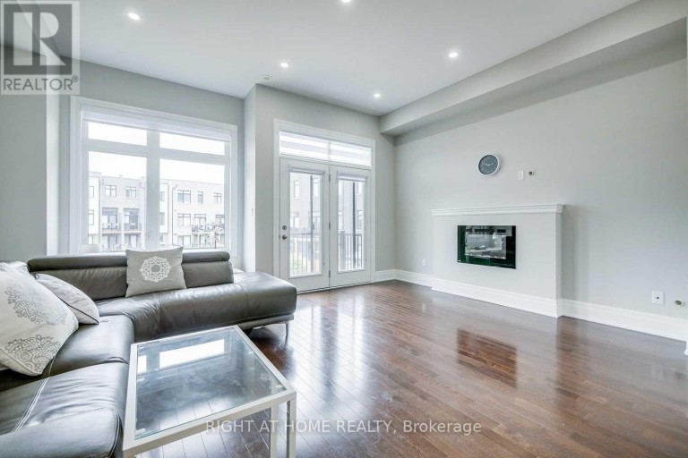 255 THOMAS COOK AVENUE, Vaughan (Patterson), Ontario, L6A5A1