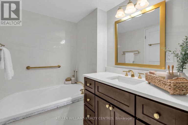 204 - 7905 BAYVIEW AVENUE, Markham (Aileen-Willowbrook), Ontario, L3T7N3