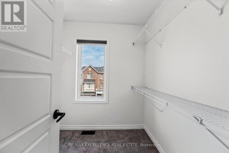 454 REMEMBRANCE ROAD, Brampton (Northwest Brampton), Ontario, L7A5E2