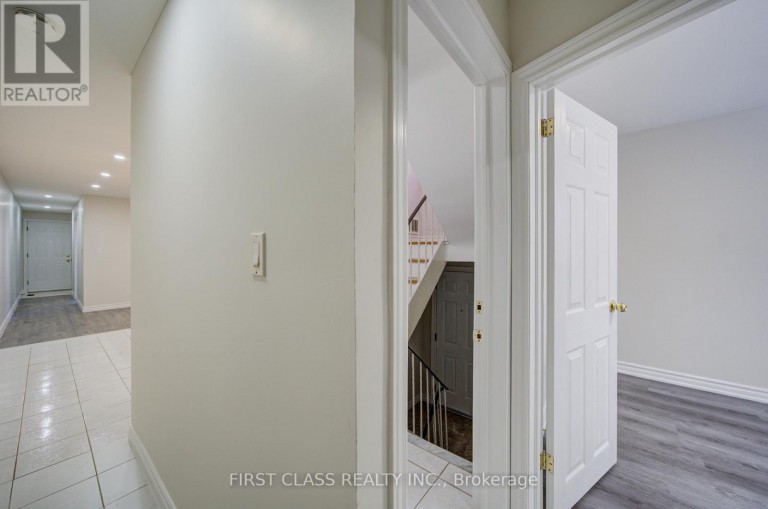 427 LESLIE STREET, Toronto (South Riverdale), Ontario, M4M3E3