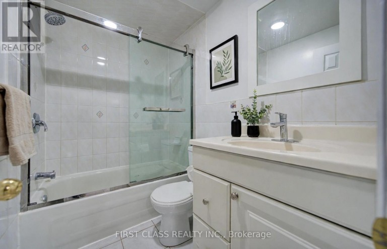 427 LESLIE STREET, Toronto (South Riverdale), Ontario, M4M3E3
