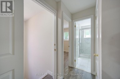 427 LESLIE STREET Toronto (South Riverdale) Ontario photo 17