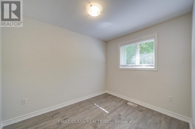 427 LESLIE STREET Toronto (South Riverdale) Ontario photo 18