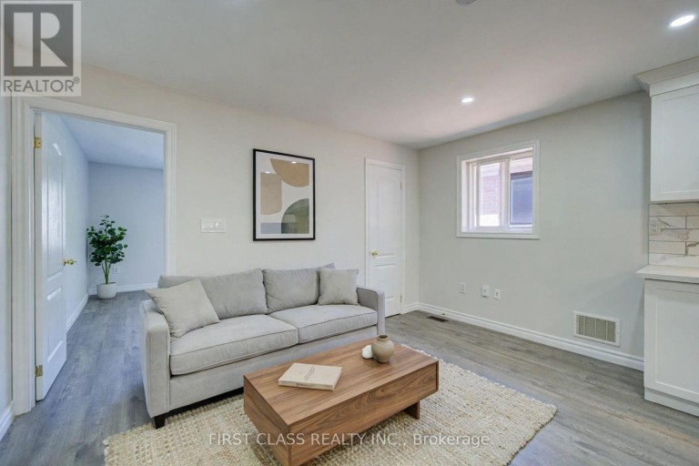 427 LESLIE STREET, Toronto (South Riverdale), Ontario, M4M3E3
